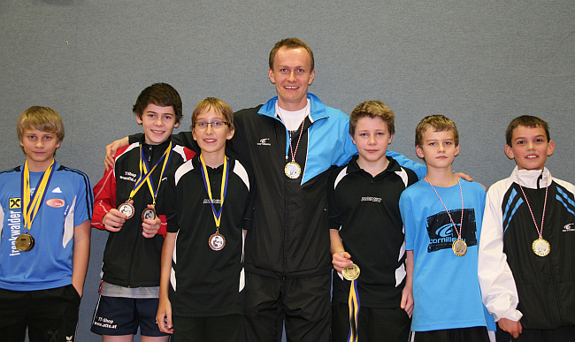 Michael Zellhofer (Wolfpassing), Sebastian Rosner und Alexander Rauscher (Langenlois), Kadertrainer Süd Wojciech Kolodziejczyk, Felix Hülmbauer (St. Andrä-Wördern), Maciej Kolodziejczyk und Martin Bäuerle (Wr. Neudorf).